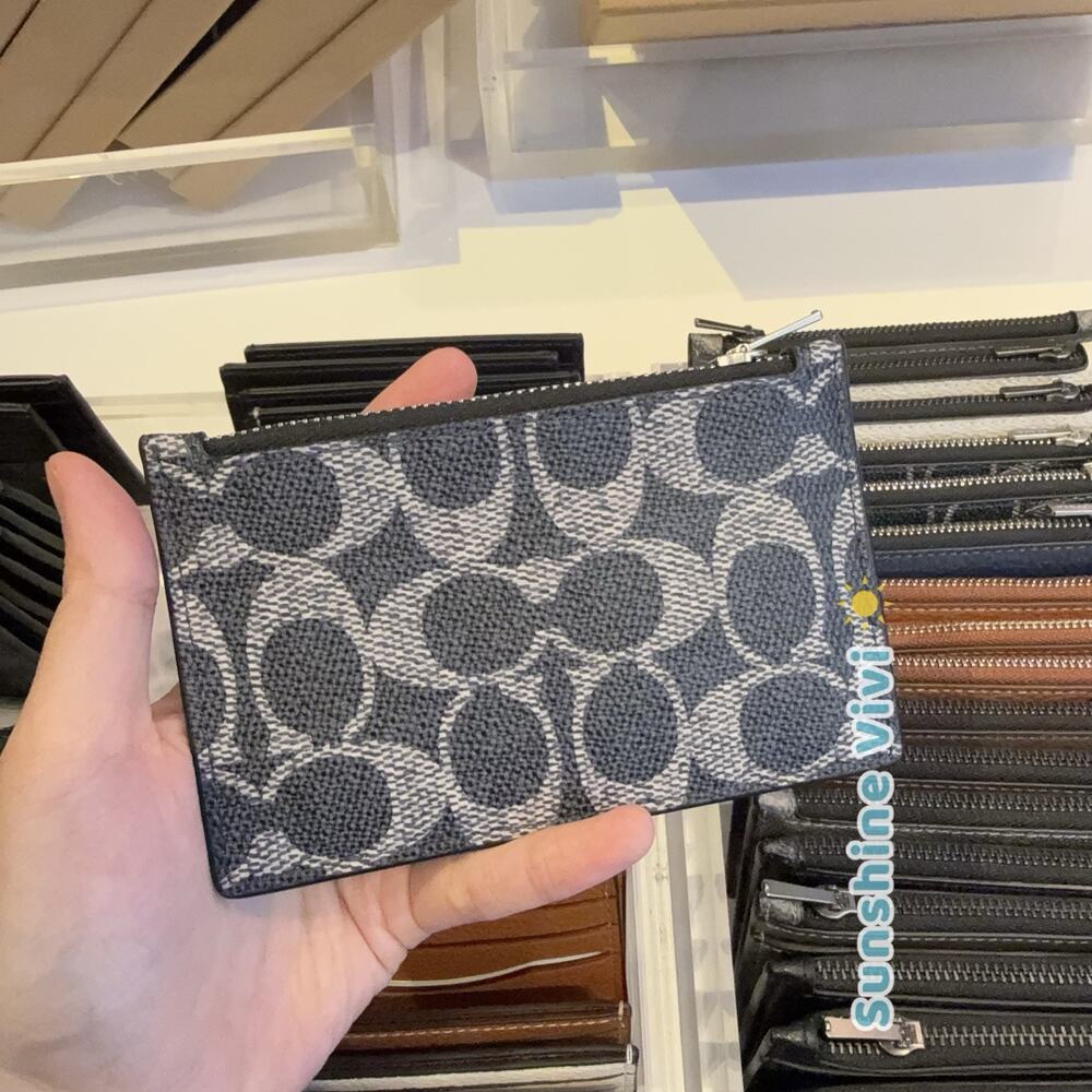 NWT Coach CV764 Zip Card Case Signature Canvas DENIM/CHALK - Picture 1 of 5